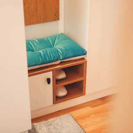 Apartment Square *