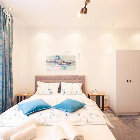 Apartment Square